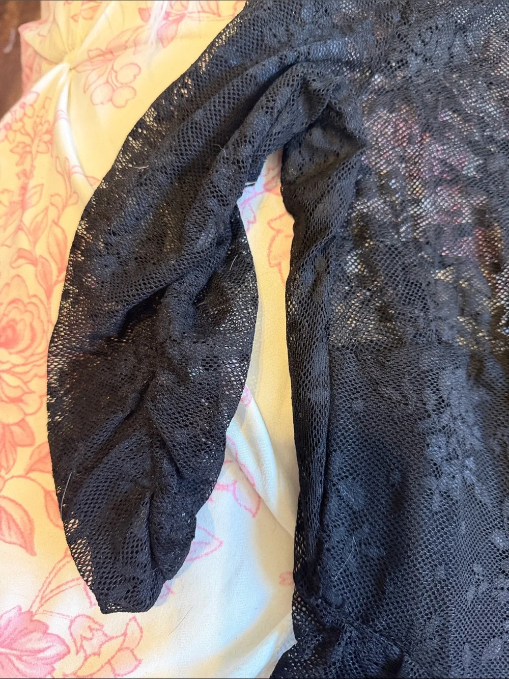 Unique Vintage Black Lace Duster with Floral Lining - Picture 5 of 10